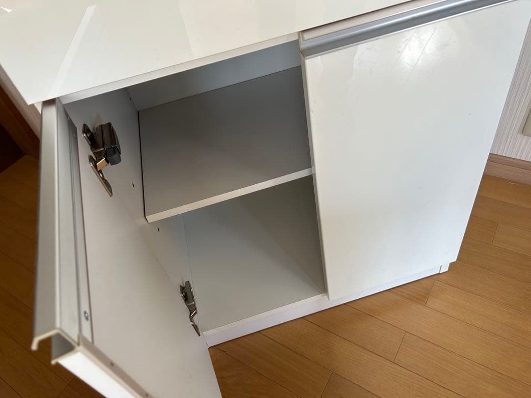 SunnyTakahashi ホワイト食器棚 ガラス扉付き 5段