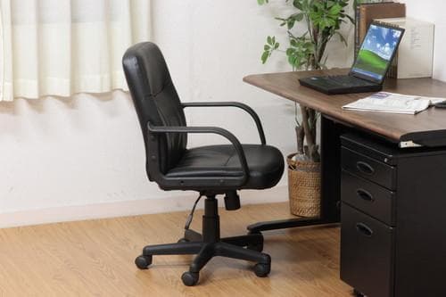 《新品・送料無料》レザーチェアー（ロー）　2