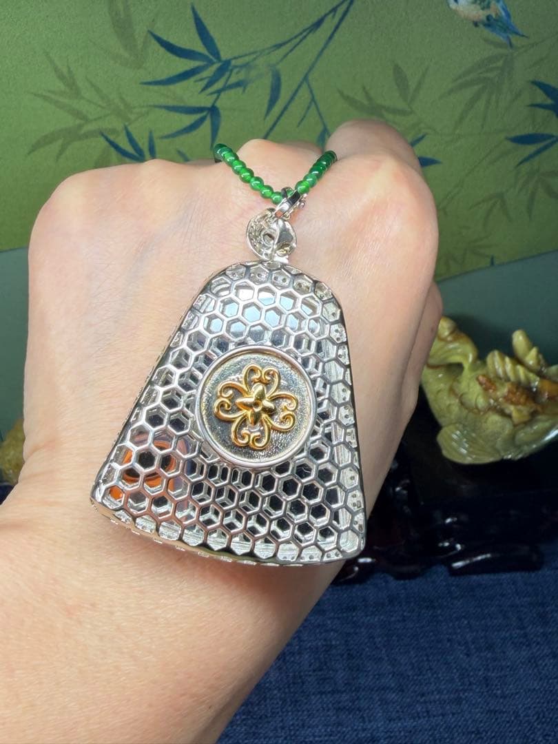 コレクション品❣️ロウカン質翡翠 氷陽緑【錦繍山河】収蔵証明書と鑑定書2点付き