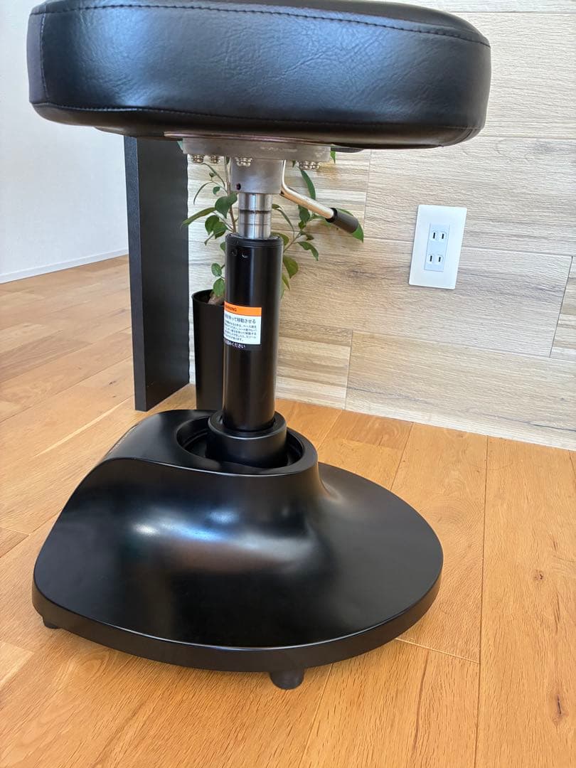 タカラベルモント ESPOIRスツール 黒