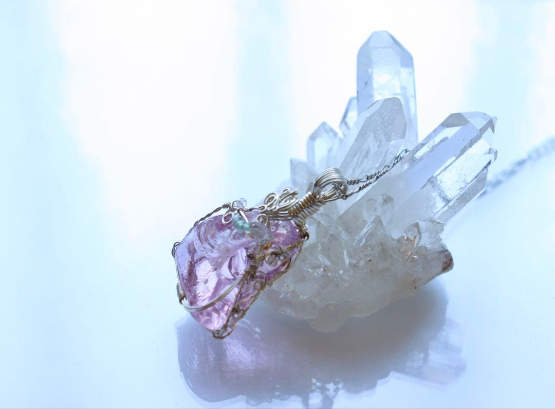 桜色ピンクアンダラクリスタルのワイヤージュエリーネックレス︎︎⟡天然石ペンダント