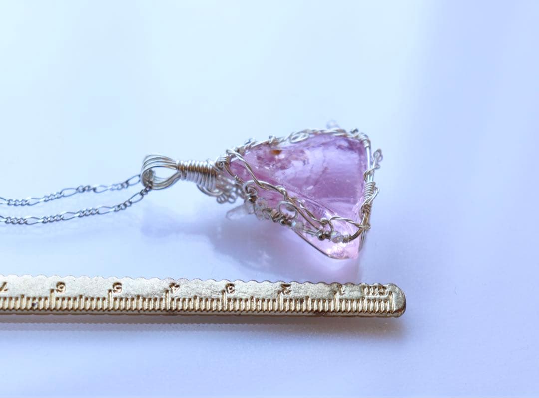 桜色ピンクアンダラクリスタルのワイヤージュエリーネックレス︎︎⟡天然石ペンダント
