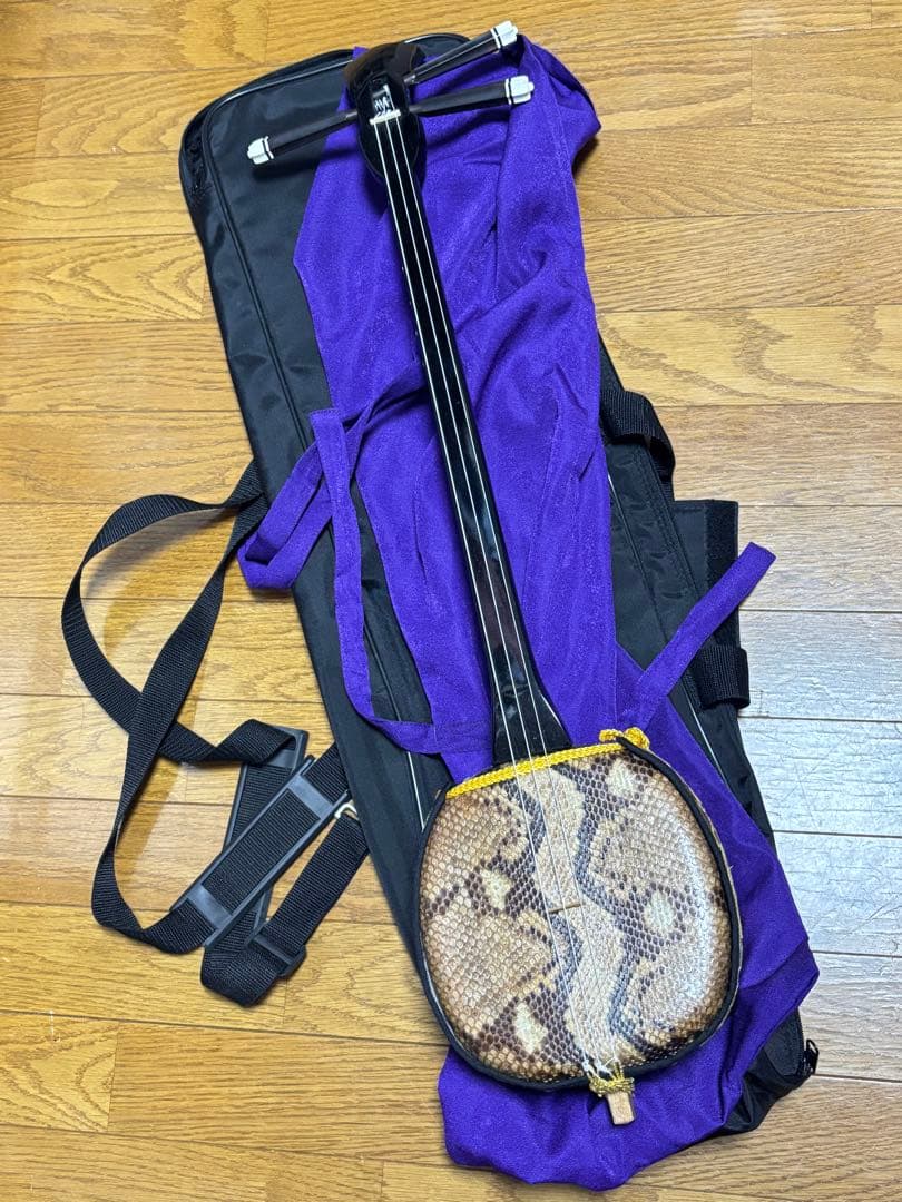 ニシキヘビ皮三線本体＆内布ソフトケース付き