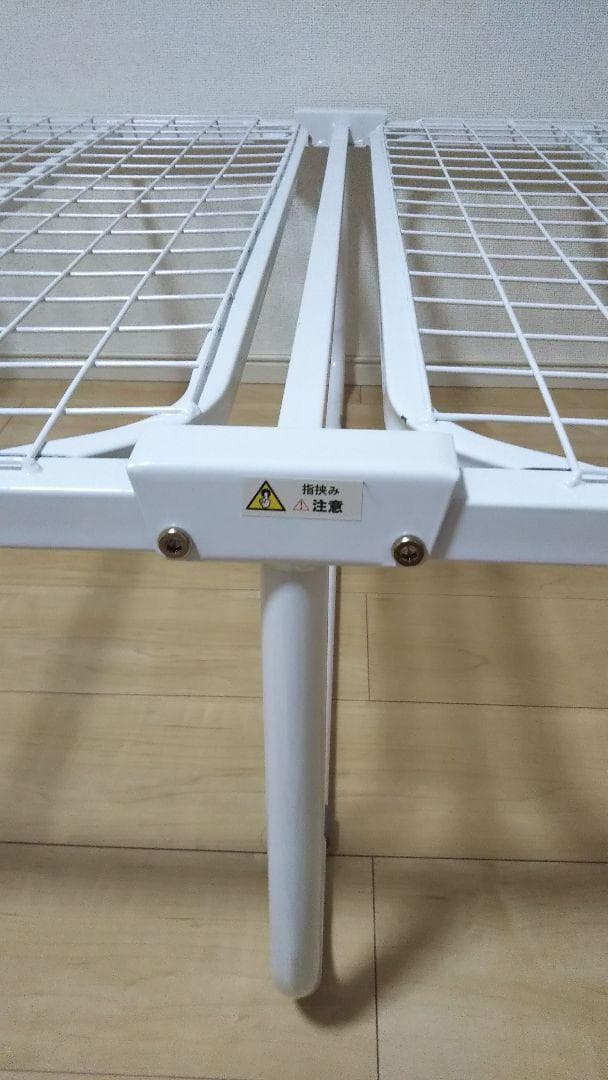 折り畳みベッド スチールフレーム 一人暮らし 激安価格　寝室