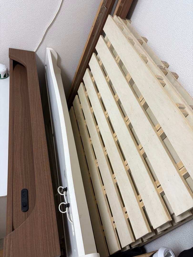 セミダブルベッド　120cmx200cm 2セットのみ