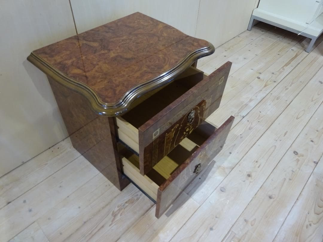 イタリア　ヨーロピアンクラシック　ナイトテーブル　サイドチェスト　美品