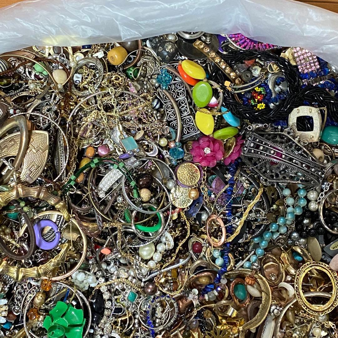 大量 まとめ売り ジャンク 未選別 アクセサリー色々⑪ 約8.1