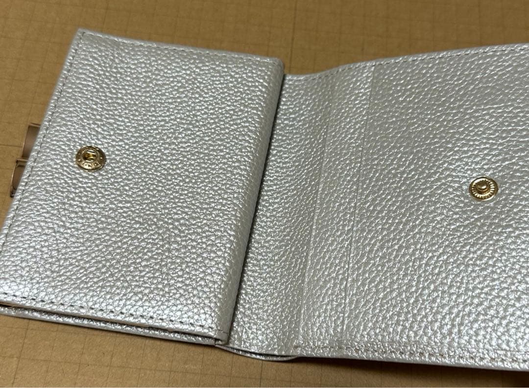 新品未使用】シルバー 皇居 財布 がま口 本革 - メルカリ