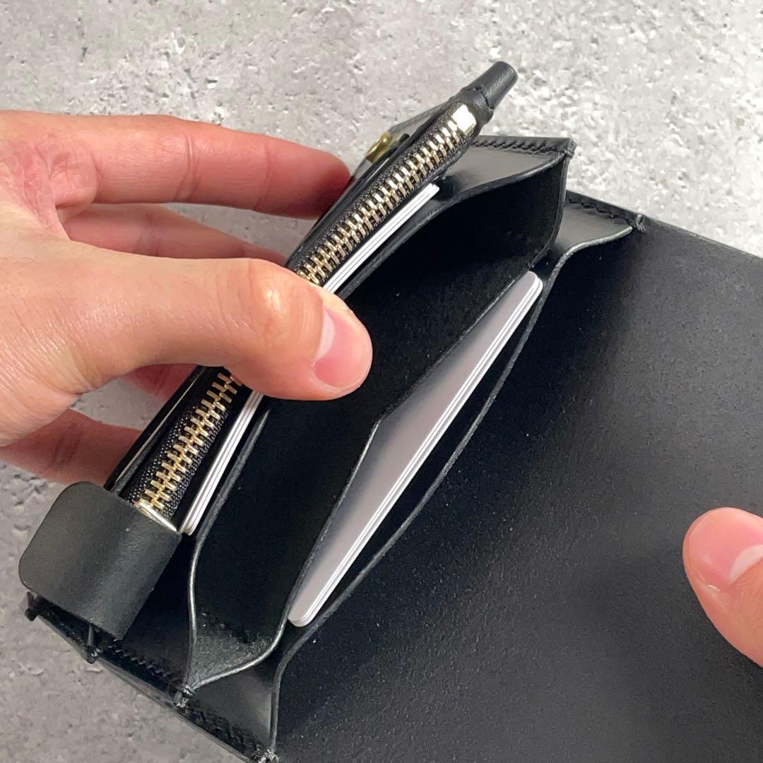 ミドルトラッカーウォレット CORE mid ZIP CRUST ブラック 真鍮