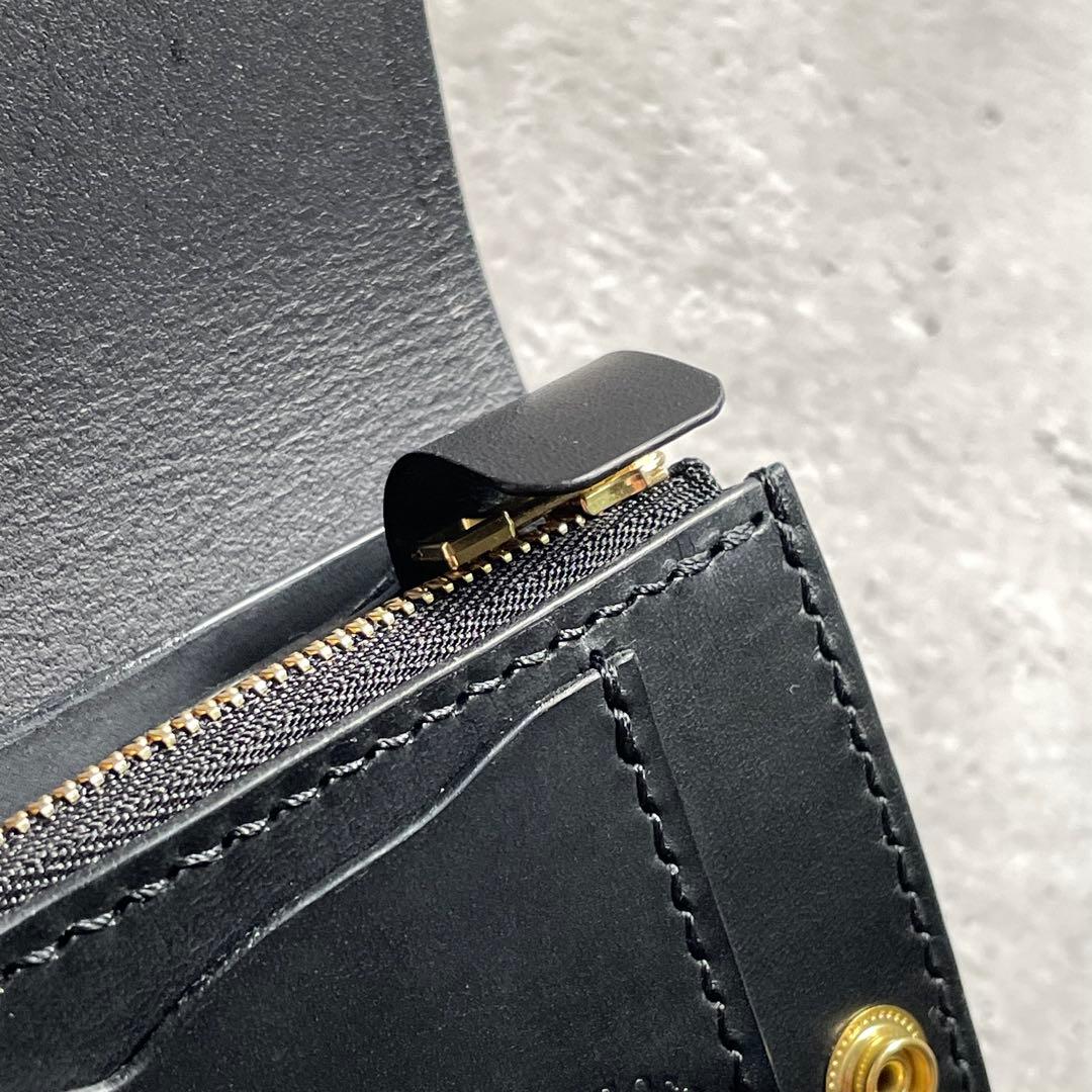 ミドルトラッカーウォレット CORE mid ZIP CRUST ブラック 真鍮