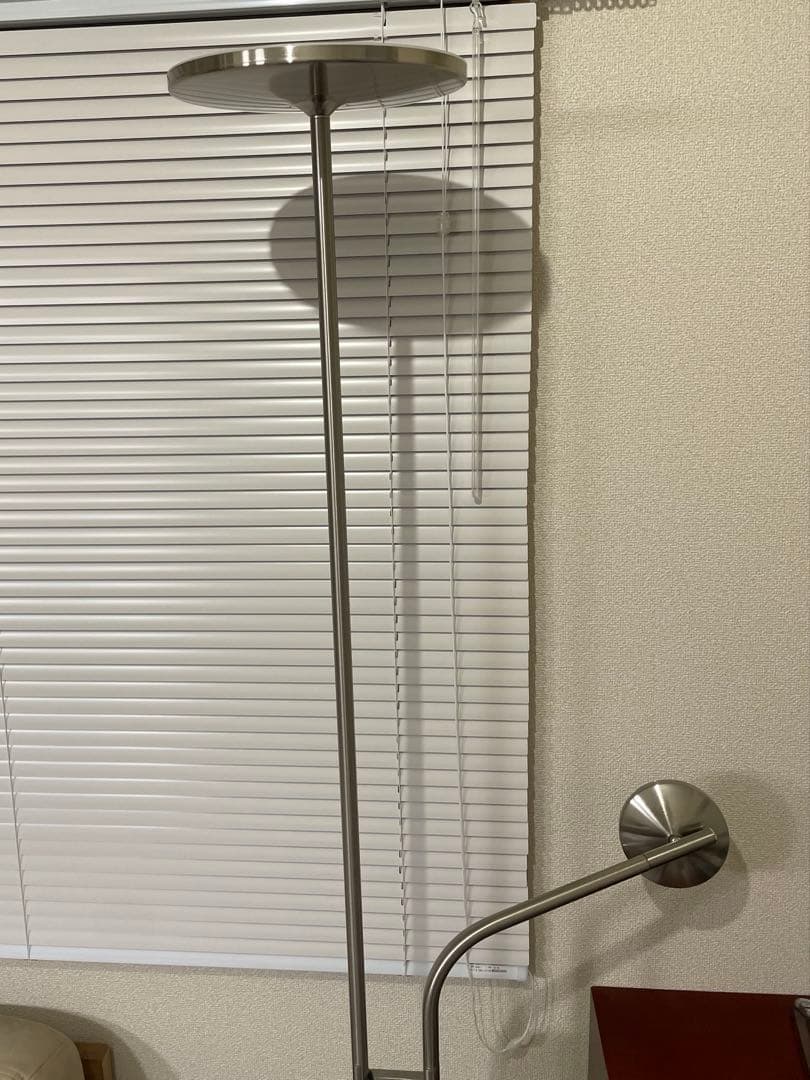 IKEA ISJAKT（イスヤクト）LEDフロアランプ