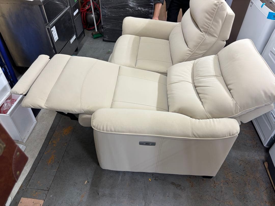 【値下げ中】2024年製 ニトリ 電動リクライニング 2人掛け