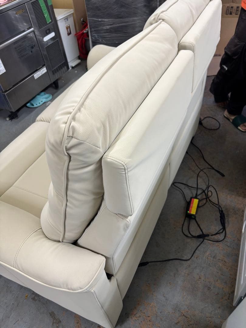 【値下げ中】2024年製 ニトリ 電動リクライニング 2人掛け