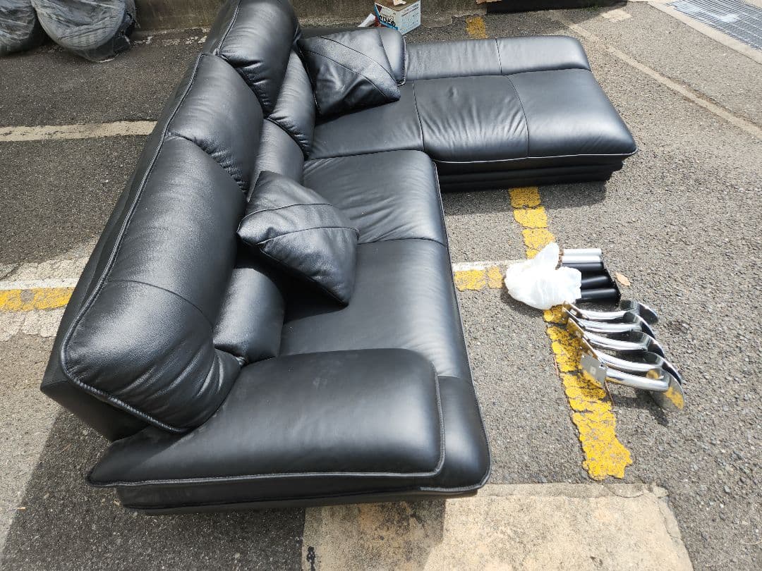 交渉可:ニトリ　本革カウチソファー黒　3人掛け左コーナー　ロゾ4クッション2個