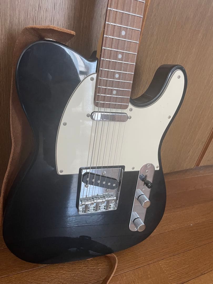 Mavisブランドのエレキギター