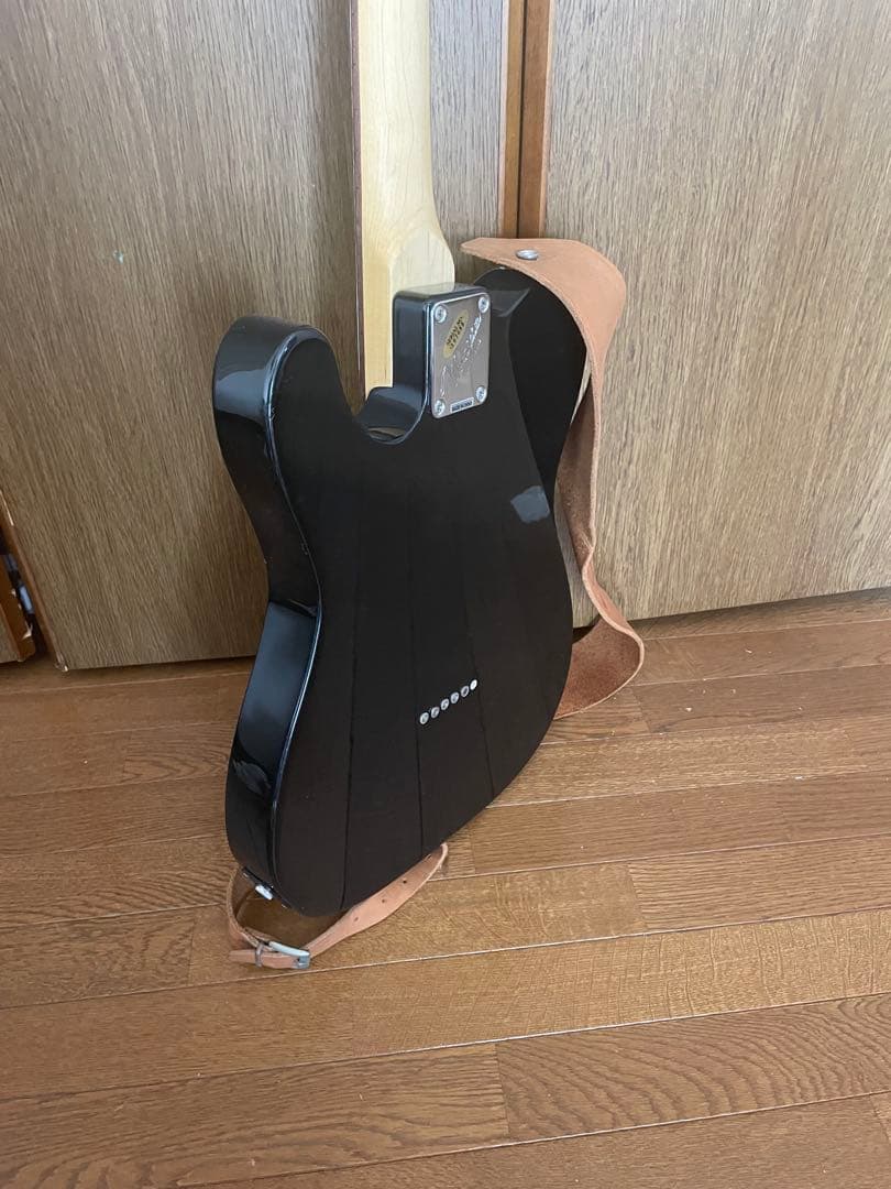 Mavisブランドのエレキギター