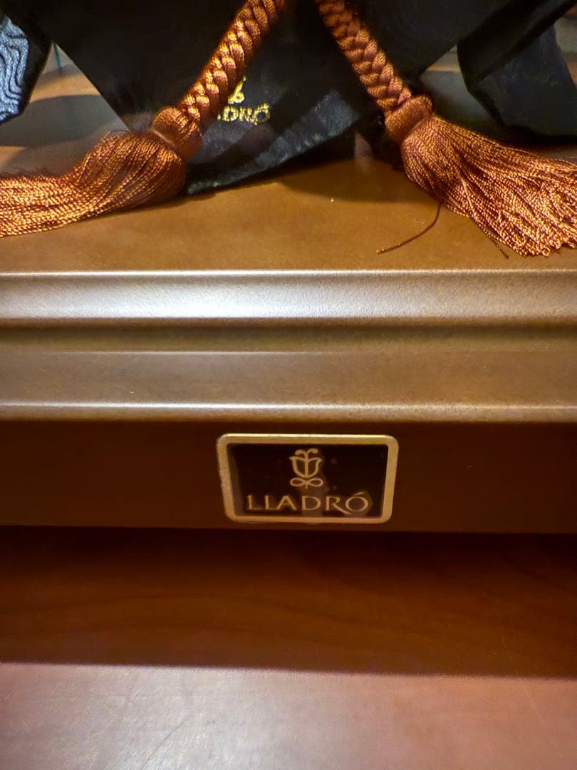 リヤドロ　兜　節句に　ガラスケース付き　難あり　価格交渉OK