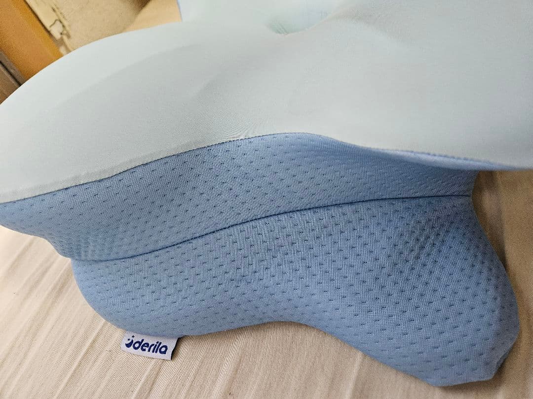 derila Ergo Edition デリラ　エルゴ　枕　ピロー