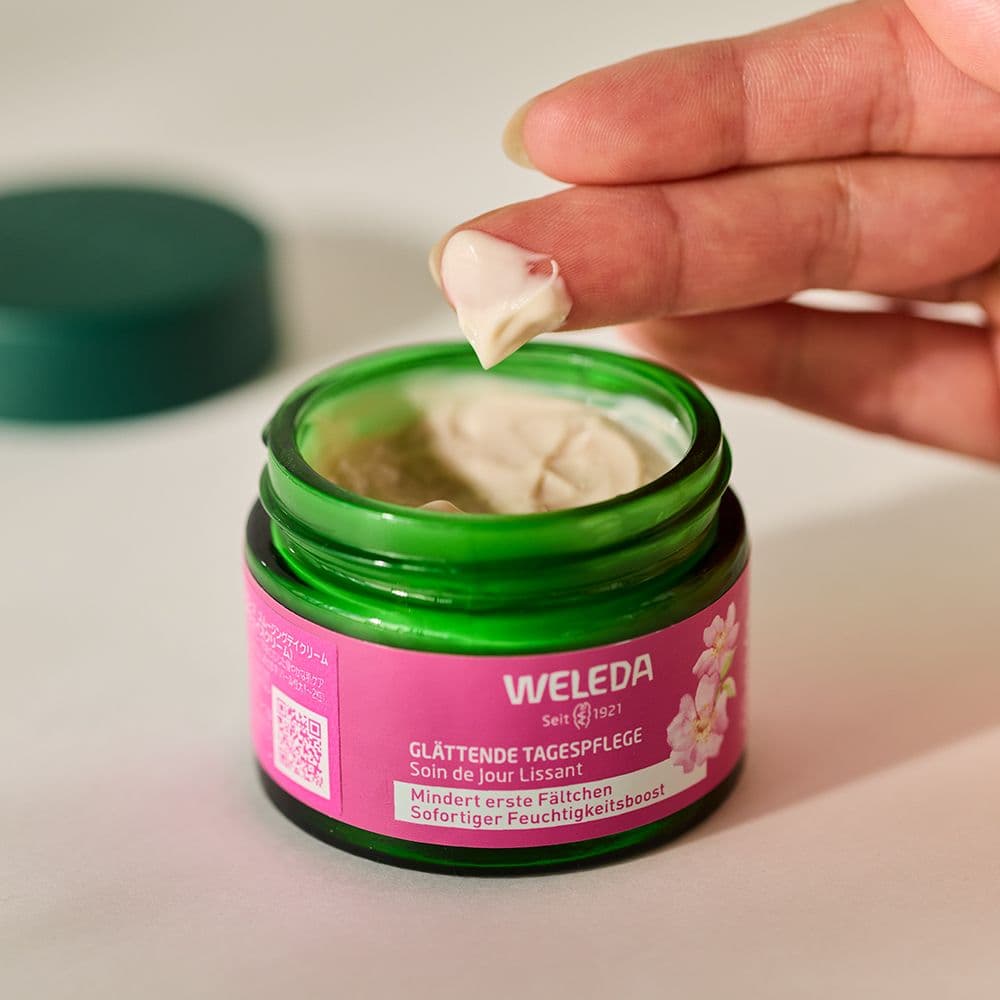 ヴェレダ ワイルドローズ スムージングローション　デイクリーム ナイトクリーム