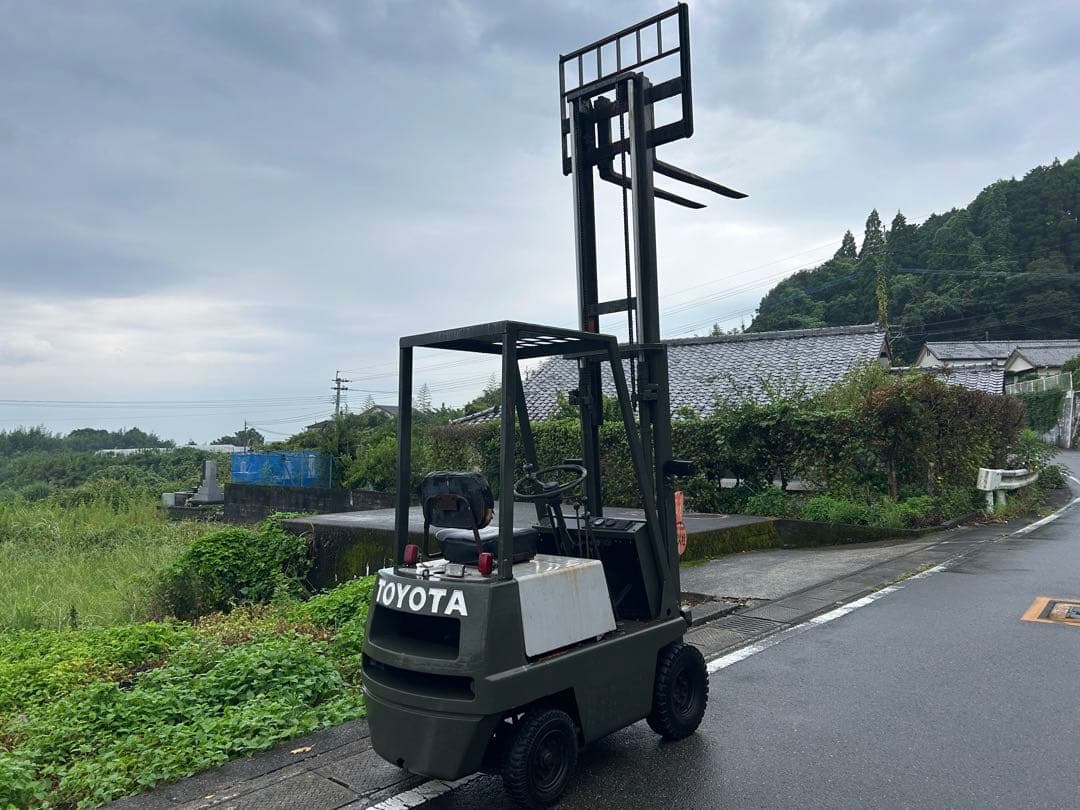 宮崎　トヨタ　フォークリフト 1トン 揚高3m ガソリン　積載 運搬 動画あり