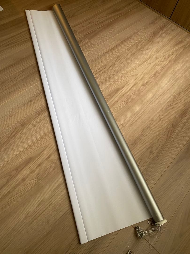 遮光　 ホワイト ロールスクリーン 幅広 取り付け金具付き