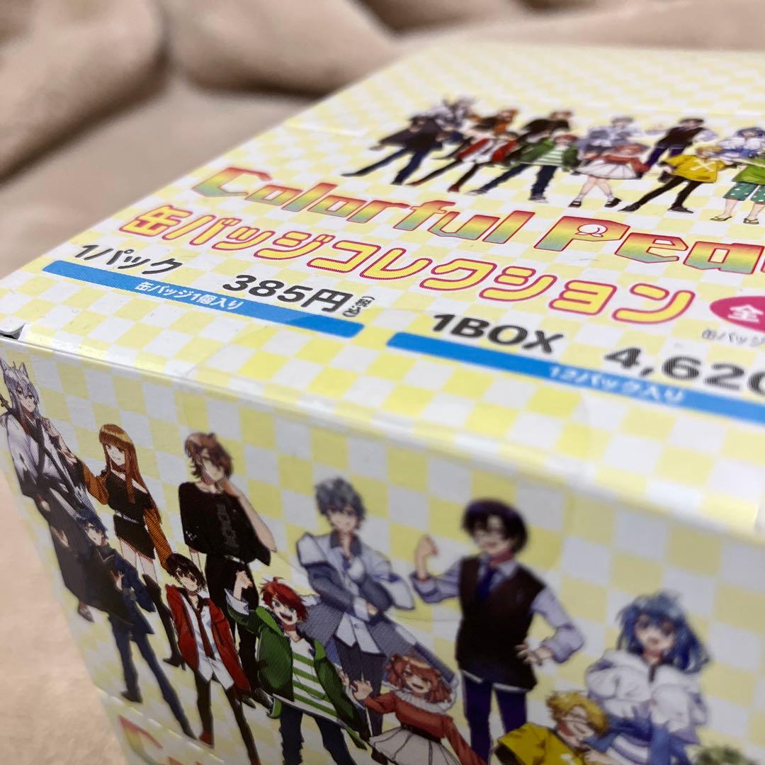 カラフルピーチ　メタル缶バッジ　BOX 未開封