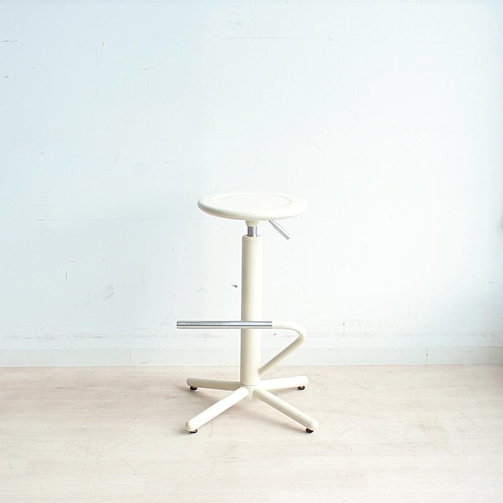 スチール製の昇降式スツール カウンターチェア ZR23875