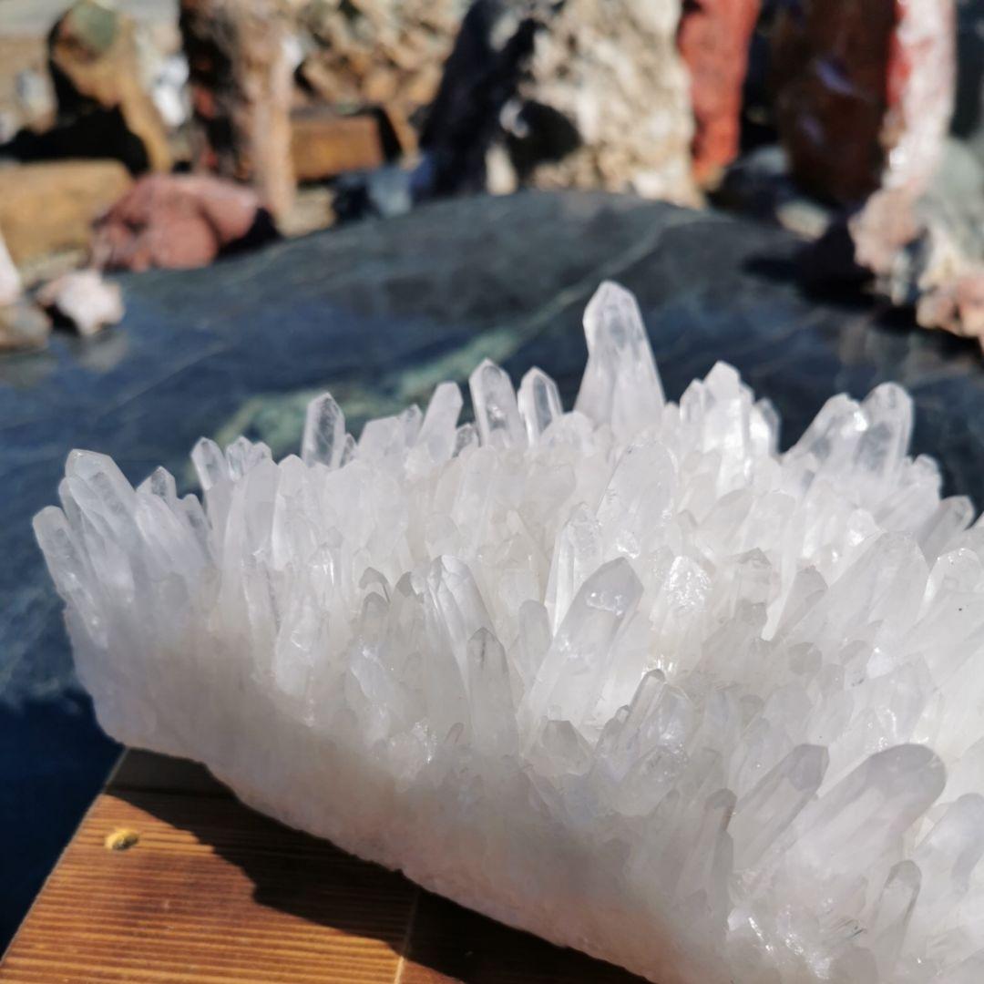 水晶クラスター　5.4キロ　鑑賞石　天然石　置物　オブジェ　インテリア　鉱物