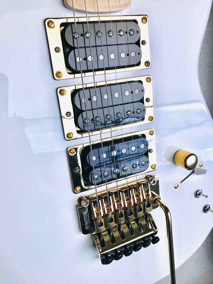 岡本さま ボンジョビ リッチーサンボラエレキギター - メルカリ