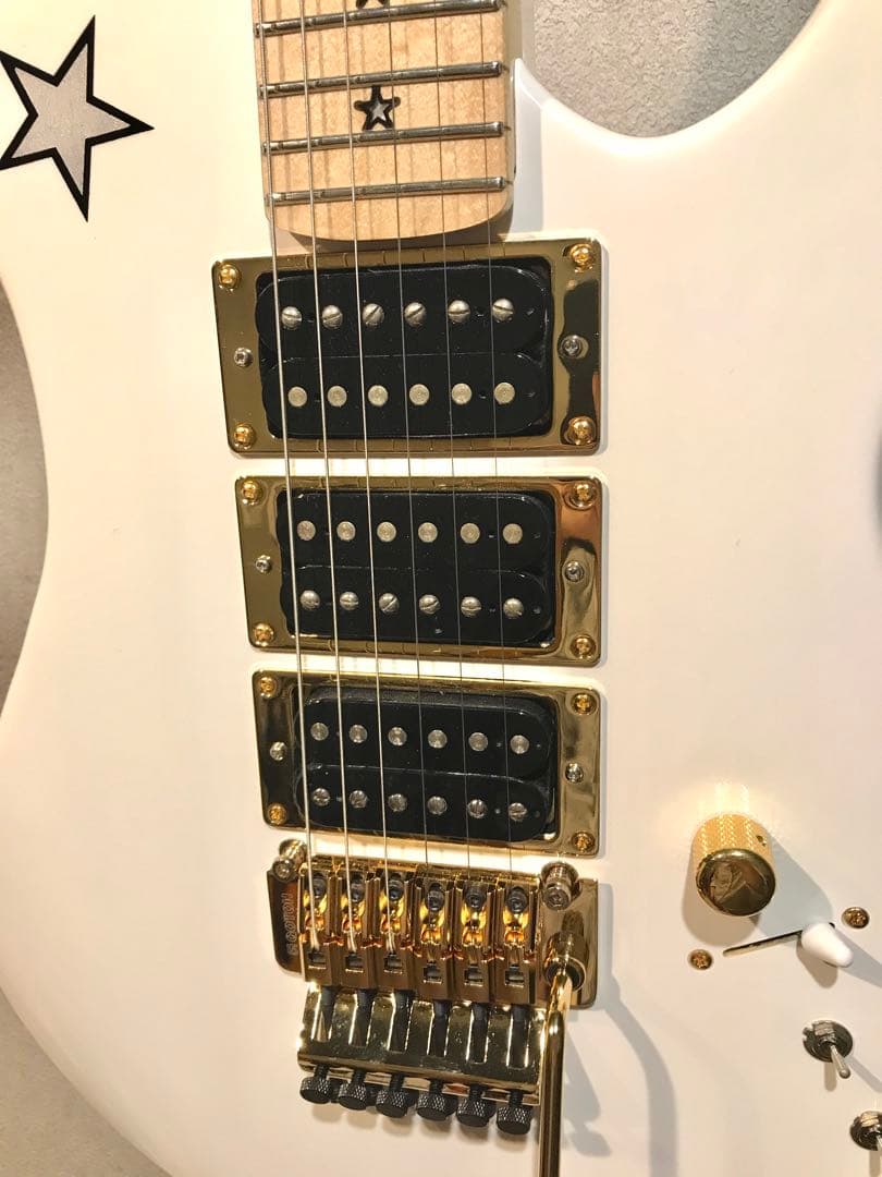 岡本さま ボンジョビ リッチーサンボラエレキギター - メルカリ