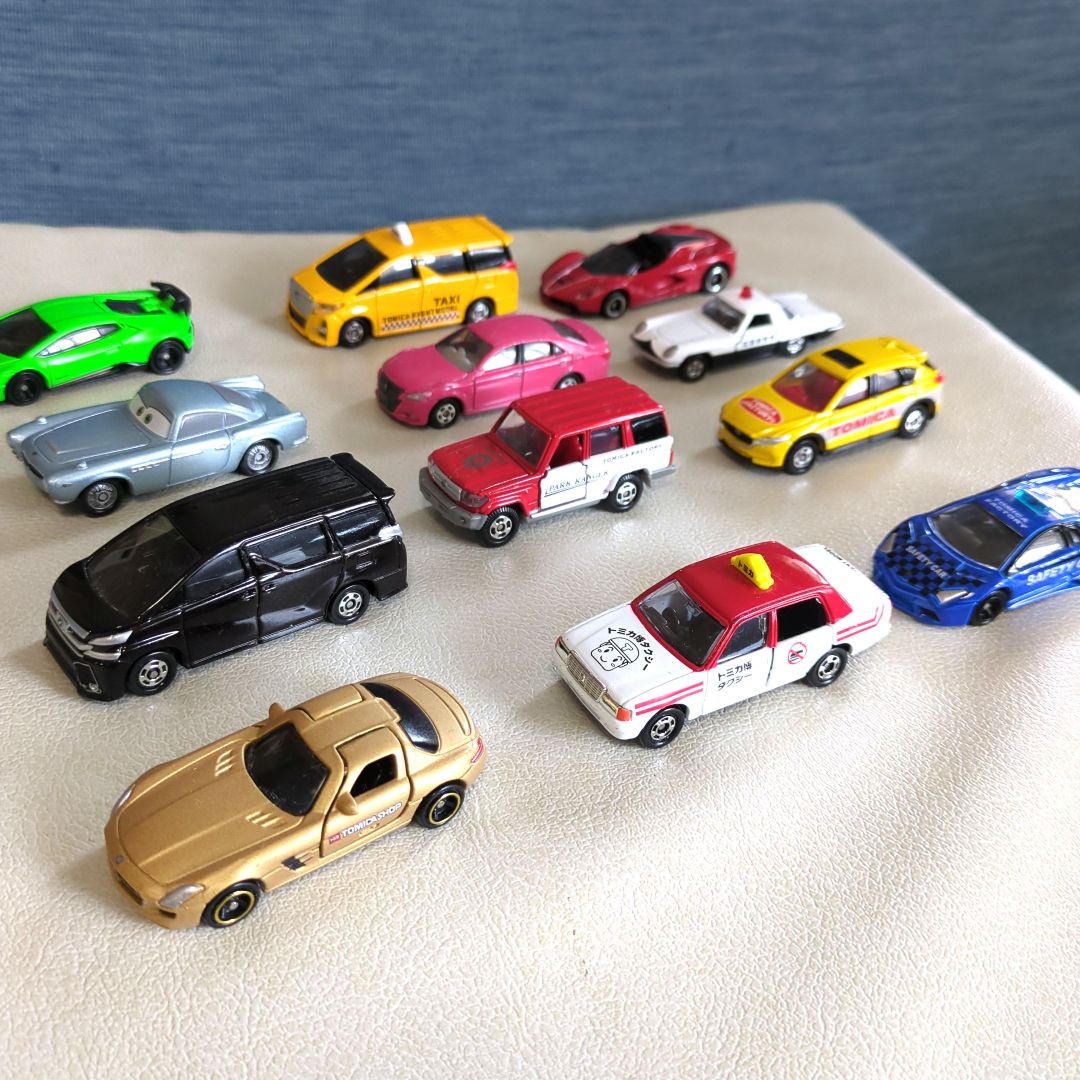 中古品】トミカまとめ売り12台 - メルカリ