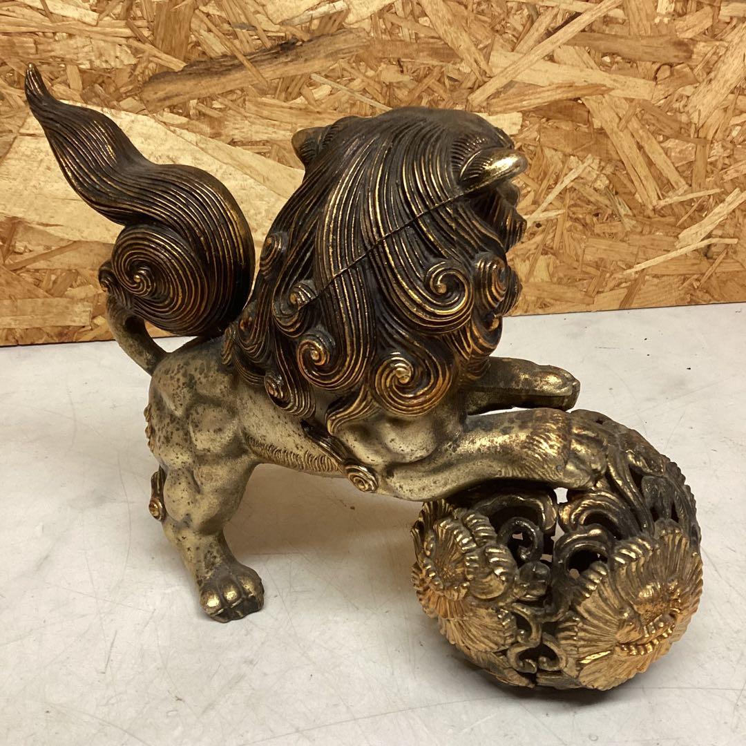 獅子　置物　金属製　魔除け　玉乗り　和風　インテリア　彫刻　縁起物（N68Y）
