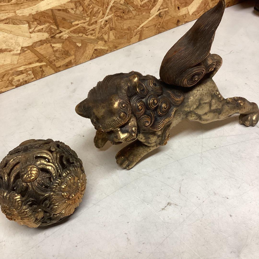 獅子　置物　金属製　魔除け　玉乗り　和風　インテリア　彫刻　縁起物（N68Y）