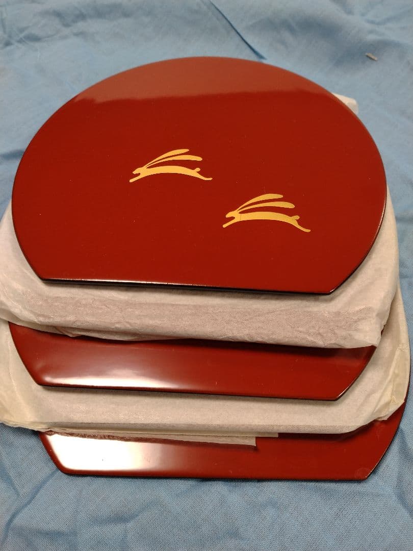 京の漆芸 「象 彦」\"月兎蒔銘々皿\" （五枚組、 縦13cm×横15cm）