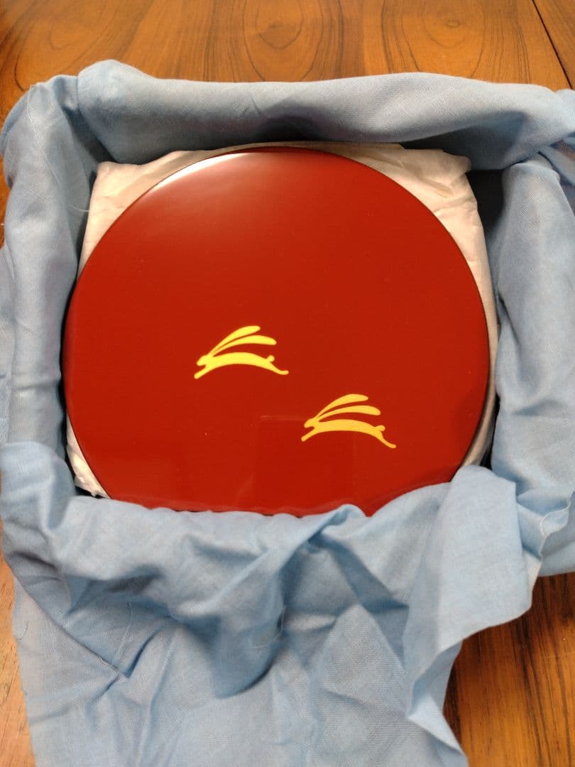 京の漆芸 「象 彦」\"月兎蒔銘々皿\" （五枚組、 縦13cm×横15cm）