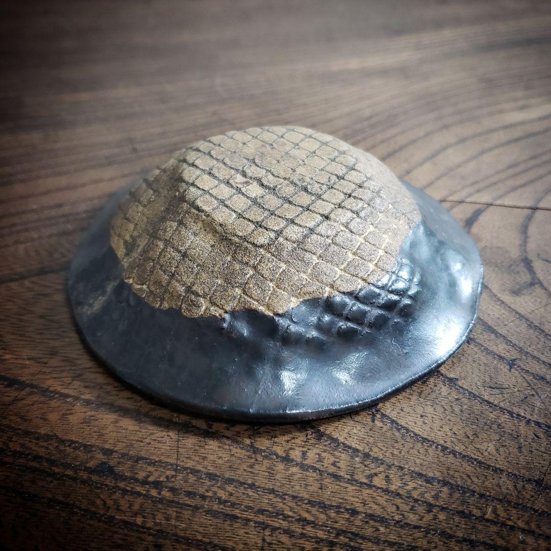 小皿 江戸前期 美濃 瀬戸黒 花型 型押し 蛇肌 - メルカリ