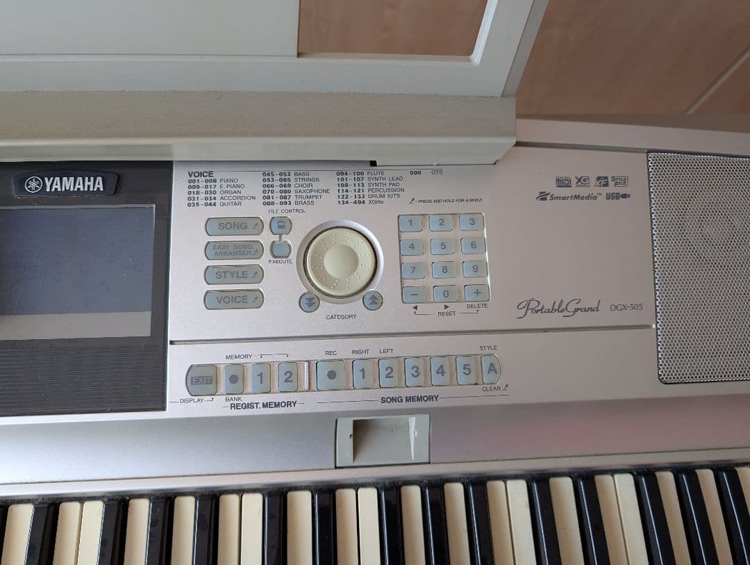 ヤマハ　DGX-505 88鍵　PortableGrand　04年　中古　難有