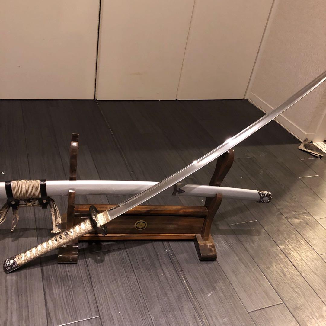 高級模造刀 銀鞘 鶴丸国永 居合刀 樋入り刀身 白拵え 亜合金刀身 名刀