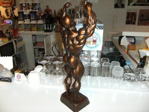 非売品★アメリカ選手権大会 ボデイビル トロフィー★ゴールドジム