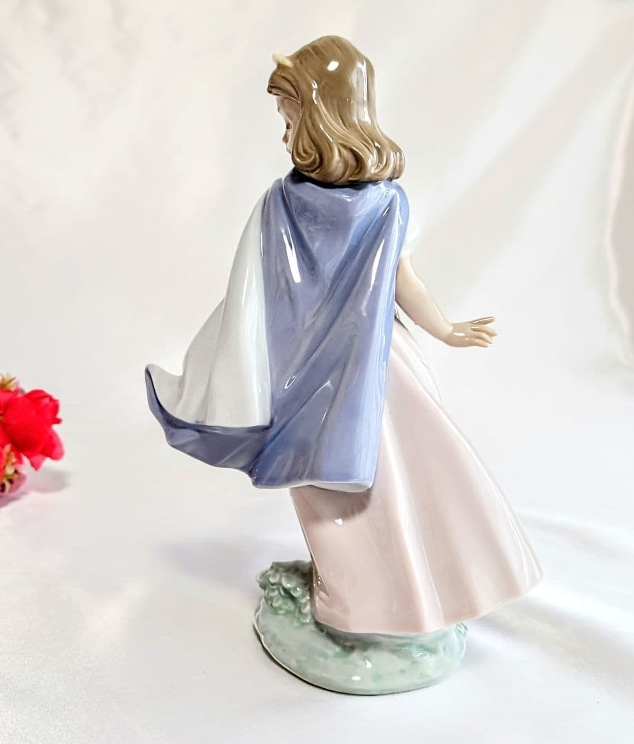 たけ様専用リヤドロ【美品・箱入り】ヤングプリンセス - メルカリ