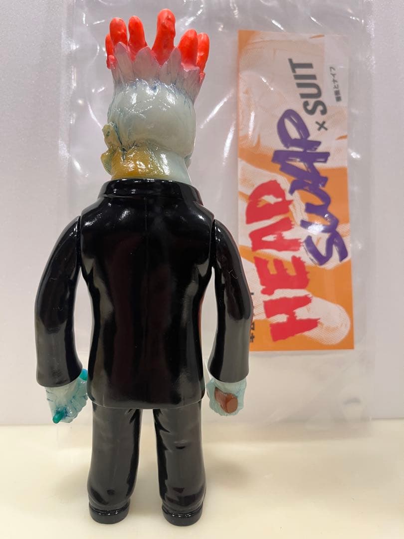 キムラトイ HEAD SWAP×SUIT 薔薇とナイフ ソフビ 蓄光（GID） - メルカリ