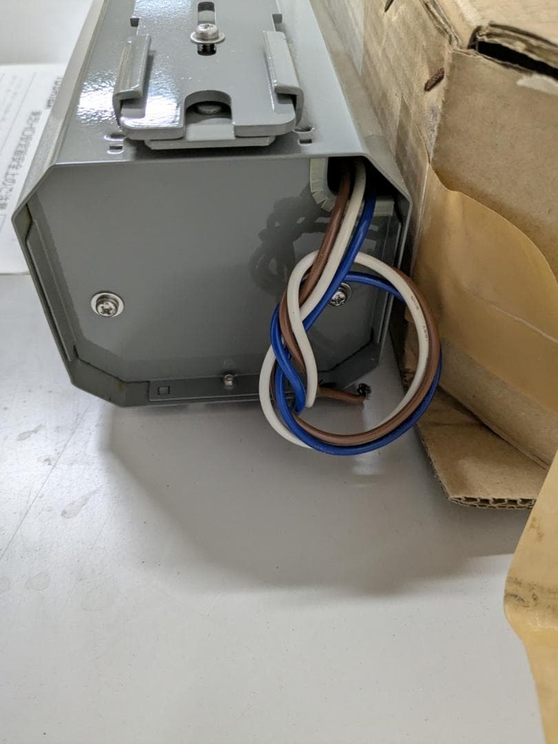 水銀灯安定器 1000W用 東芝 10HC-2015HW-B 未使用長期保管品 - メルカリ