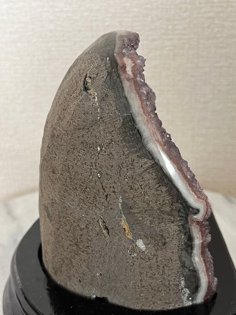 【天然石】⑤アメジストドーム　ジオード 原石 1kg以上 木製台座付き 紫水晶