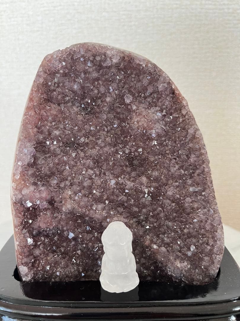 【天然石】⑤アメジストドーム　ジオード 原石 1kg以上 木製台座付き 紫水晶