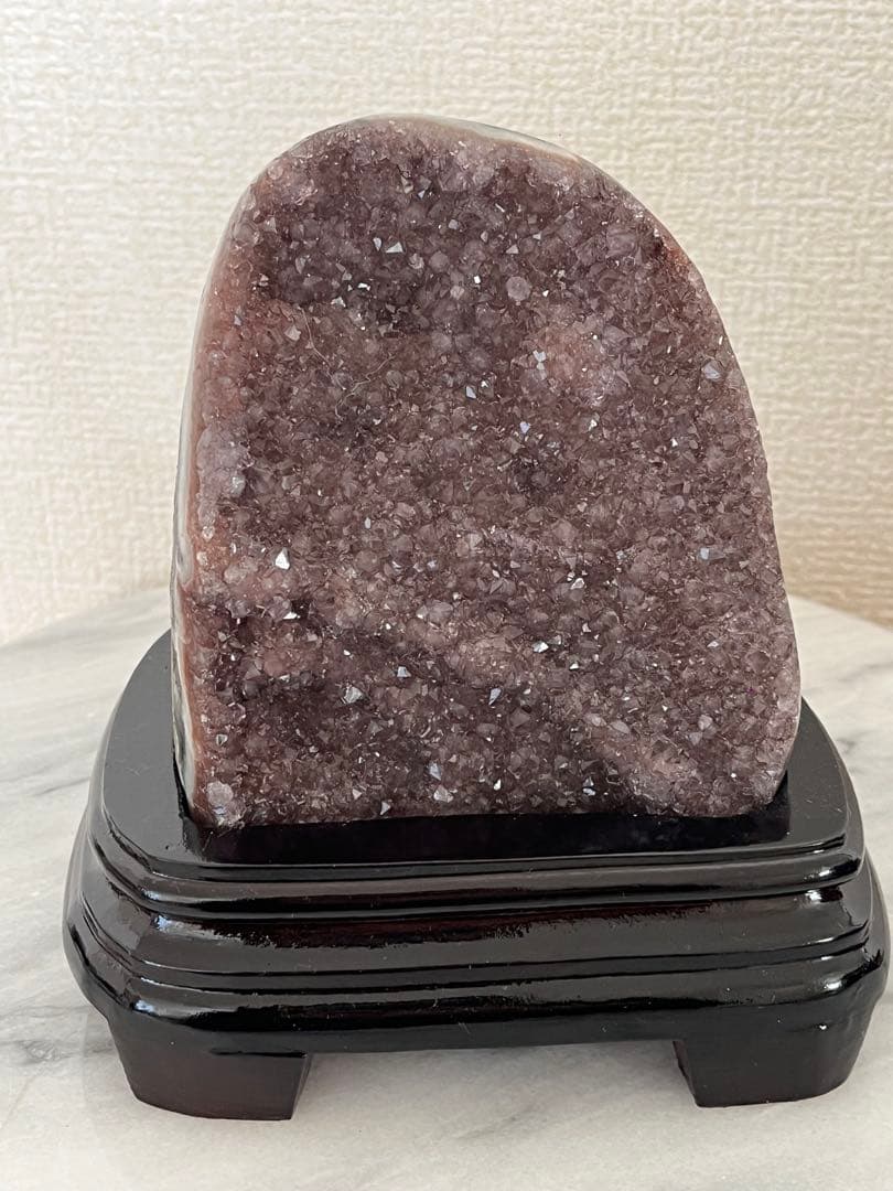 【天然石】⑤アメジストドーム　ジオード 原石 1kg以上 木製台座付き 紫水晶