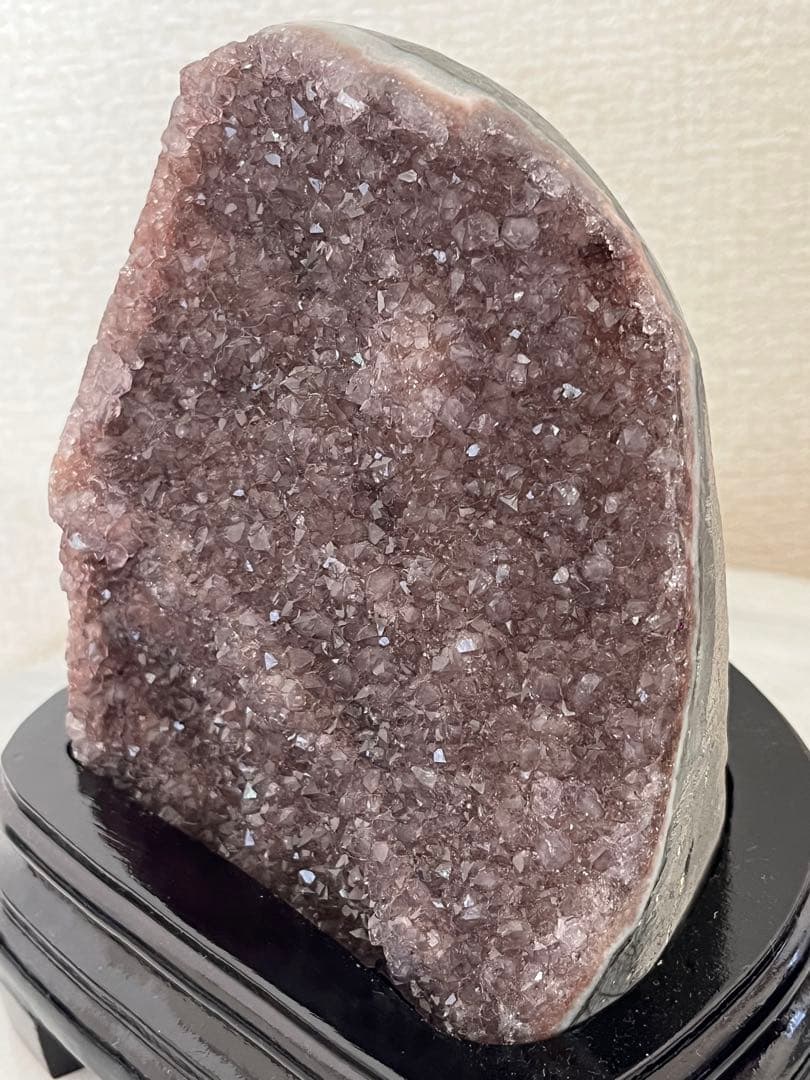 【天然石】⑤アメジストドーム　ジオード 原石 1kg以上 木製台座付き 紫水晶