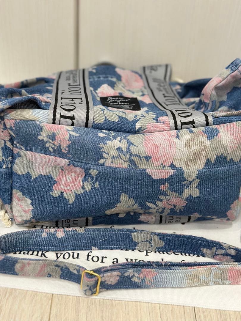 新品デニムジーンズ花柄のバック３点セット　お得品