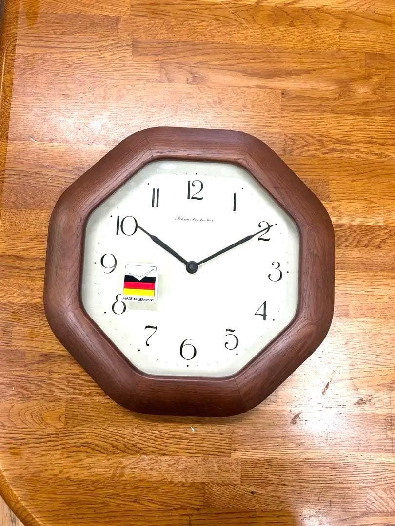ドイツ製掛け時計素晴らしい木材です　クオーツ