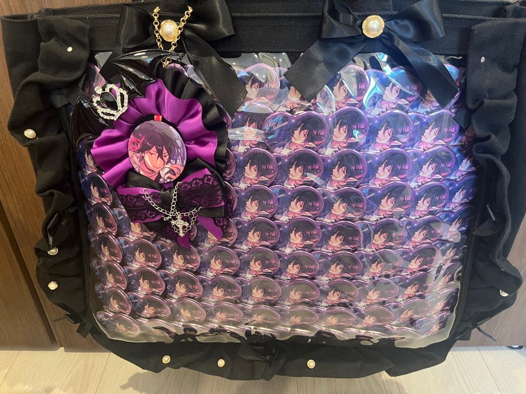 お値下げ中！】あんスタ 朔間零 缶バッジ 痛バッグ - メルカリ