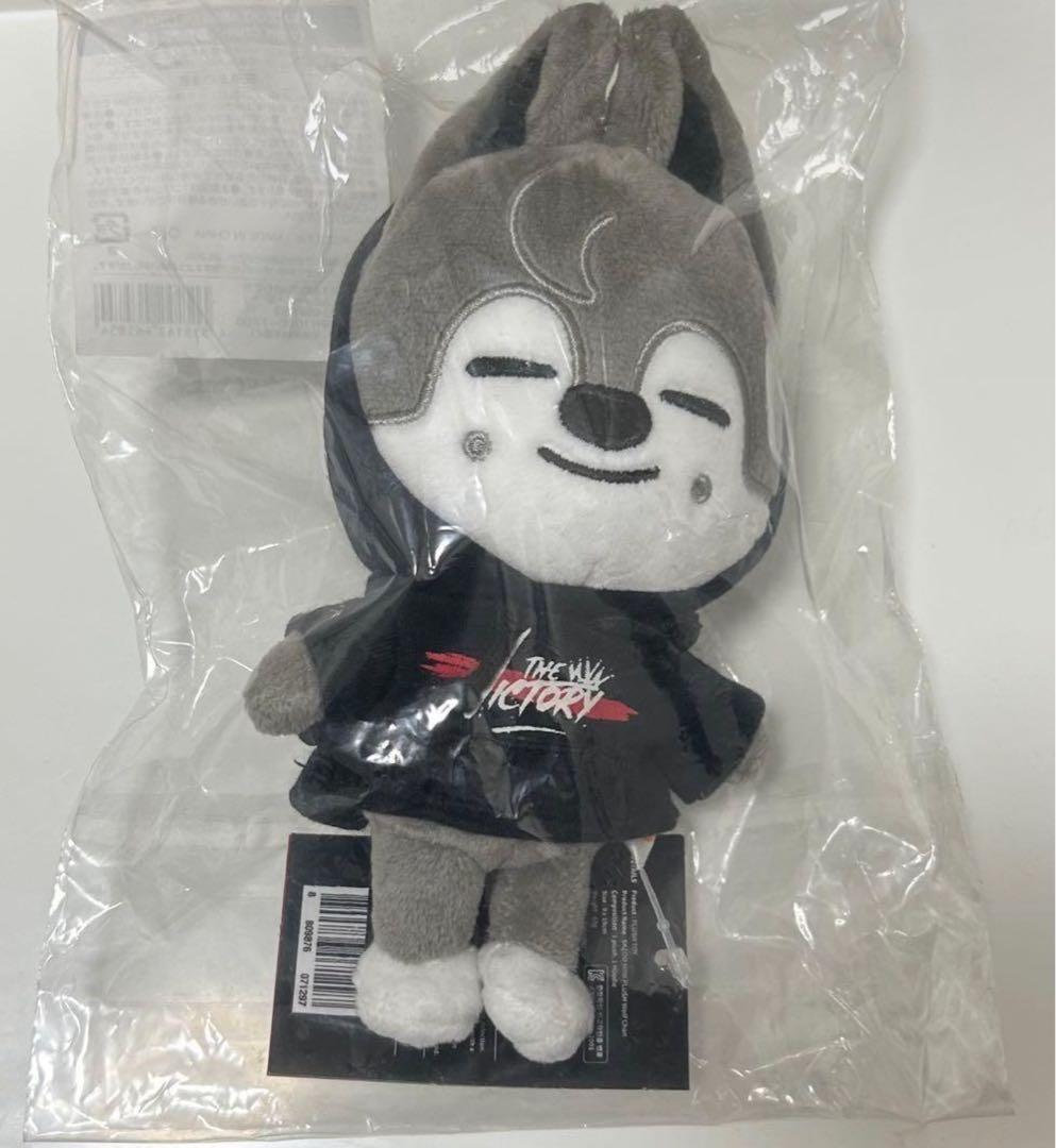 straykids スキズ skzoo ウルフチャン the victory - メルカリ